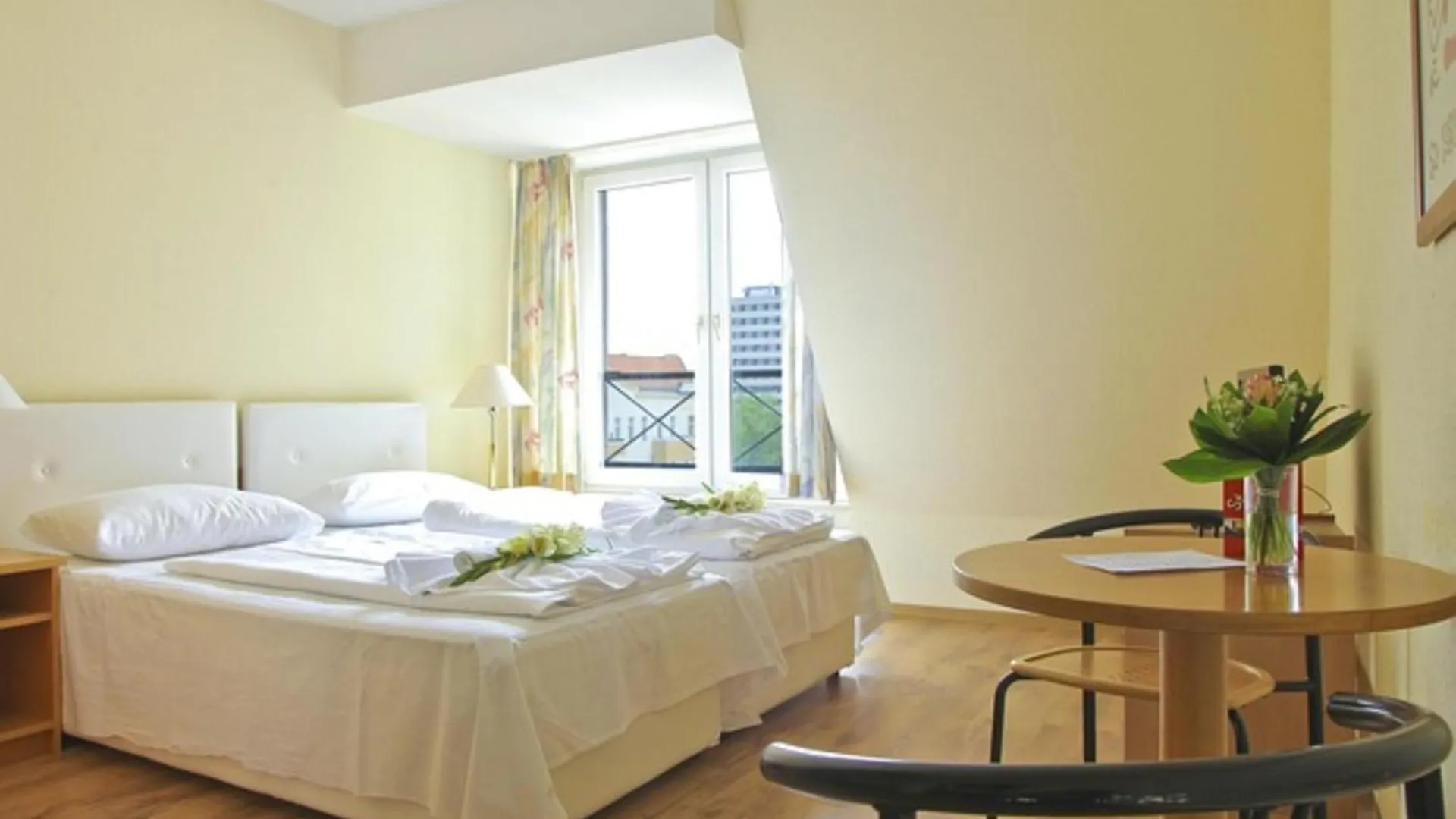****  Hotel Olive New Delhi India