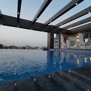 Rockland Hotel, C.r Park New Delhi